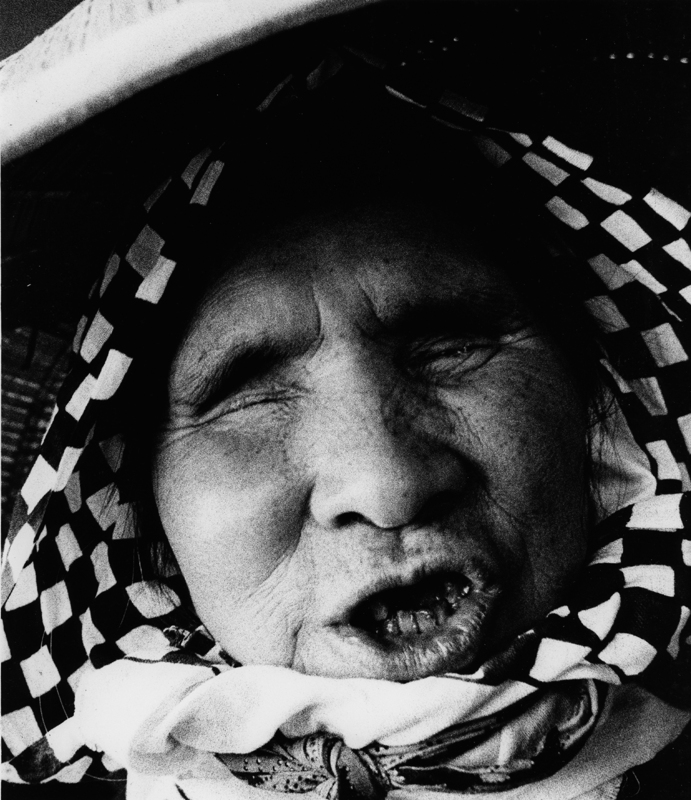 橋本照嵩 - Shoko HASHIMOTO | ZEN FOTO GALLERY - アジア諸国の写真を