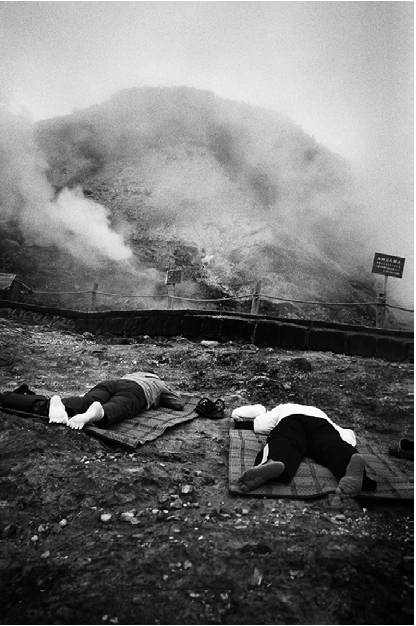 橋本照嵩・山縣勉・甲斐啓二郎 写真展 「地とひと」 | ZEN FOTO