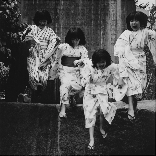 Waga Tokyo 100, Yushima. 1977 © Issei Suda