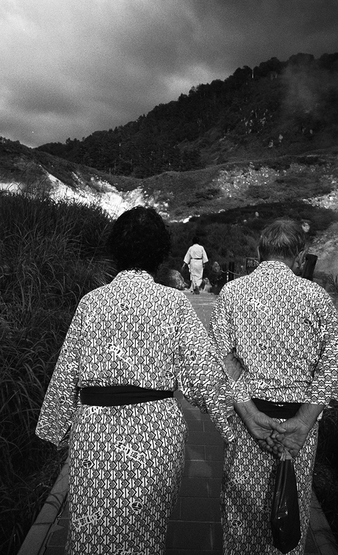 橋本照嵩・山縣勉・甲斐啓二郎 写真展 「地とひと」 | ZEN FOTO