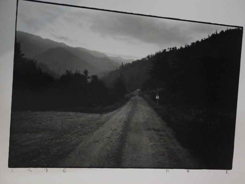 北井一夫「村へ」 | ZEN FOTO GALLERY - アジア諸国の写真を専門